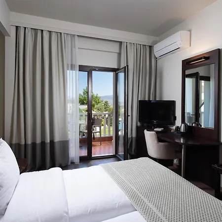 Heaven Thessaloniki Airport מלון