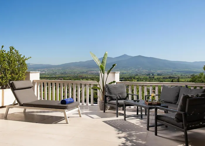 Heaven Thessaloniki Airport Neon Rysion