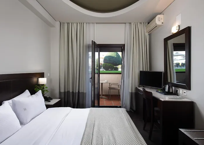 酒店 Heaven Thessaloniki Airport 4*