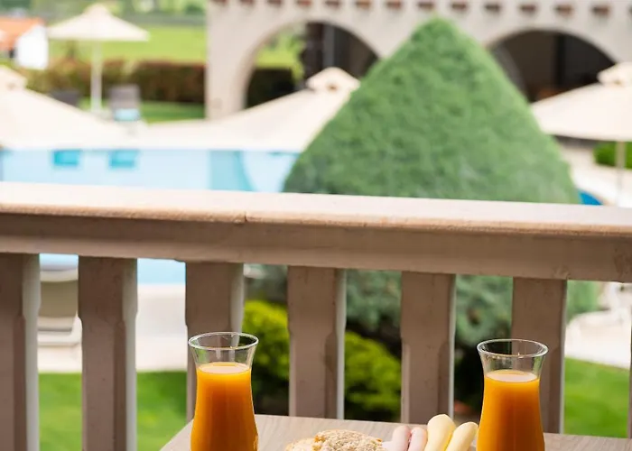 Heaven Thessaloniki Airport 4*