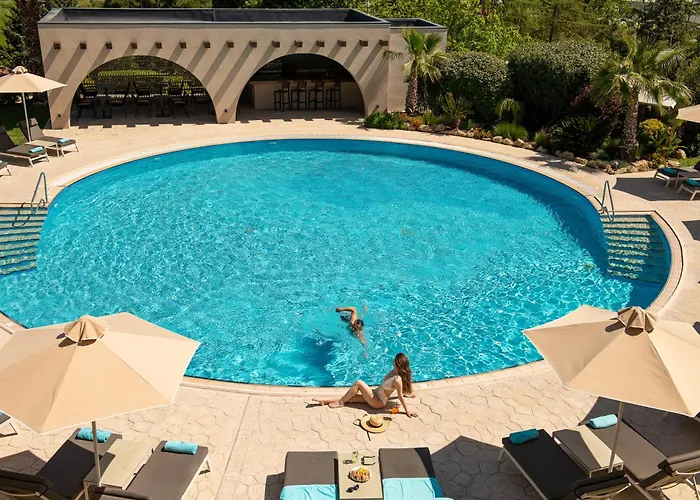 Heaven Thessaloniki Airport 酒店 4*